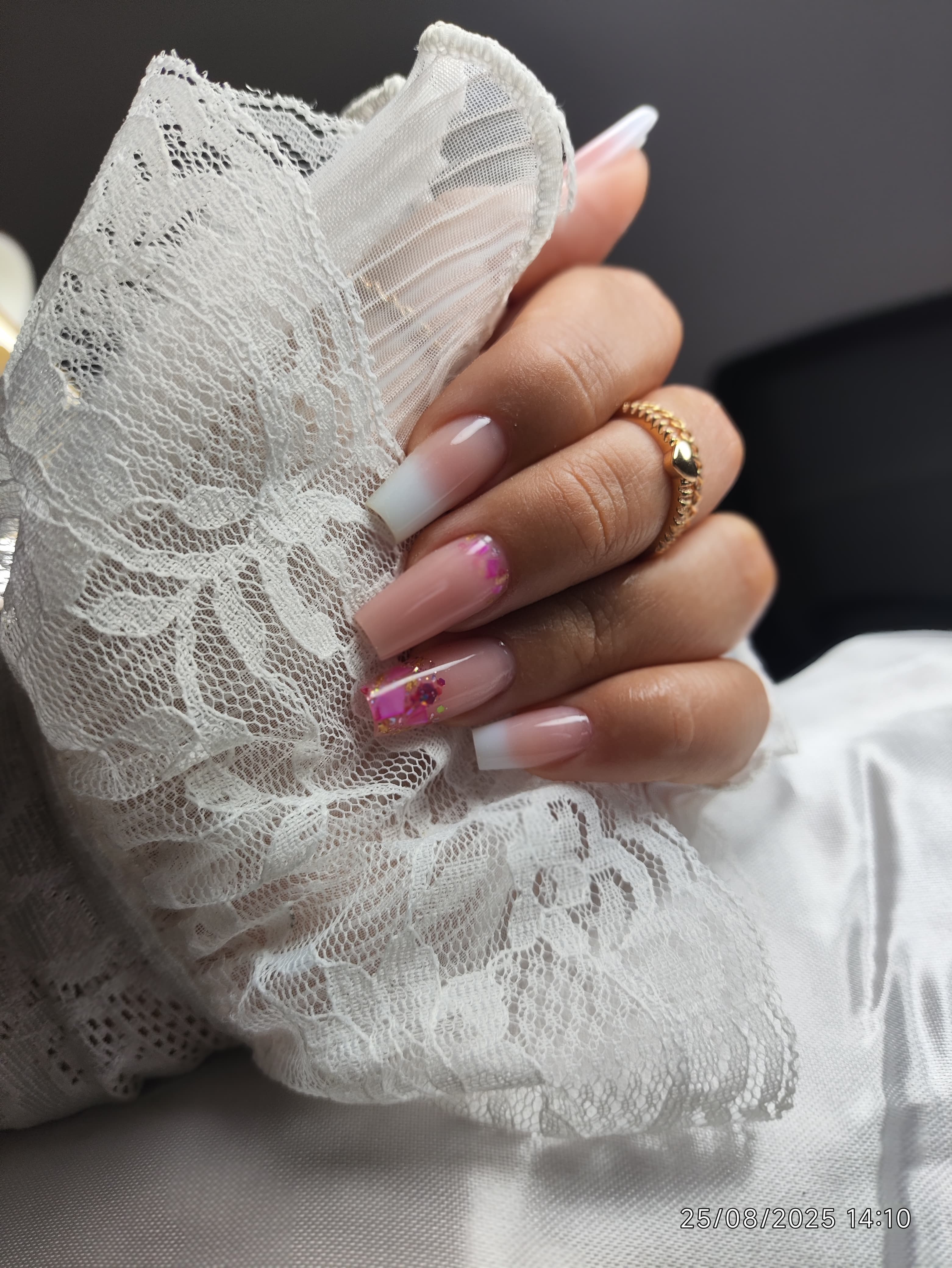 Trabalho de unhas 2